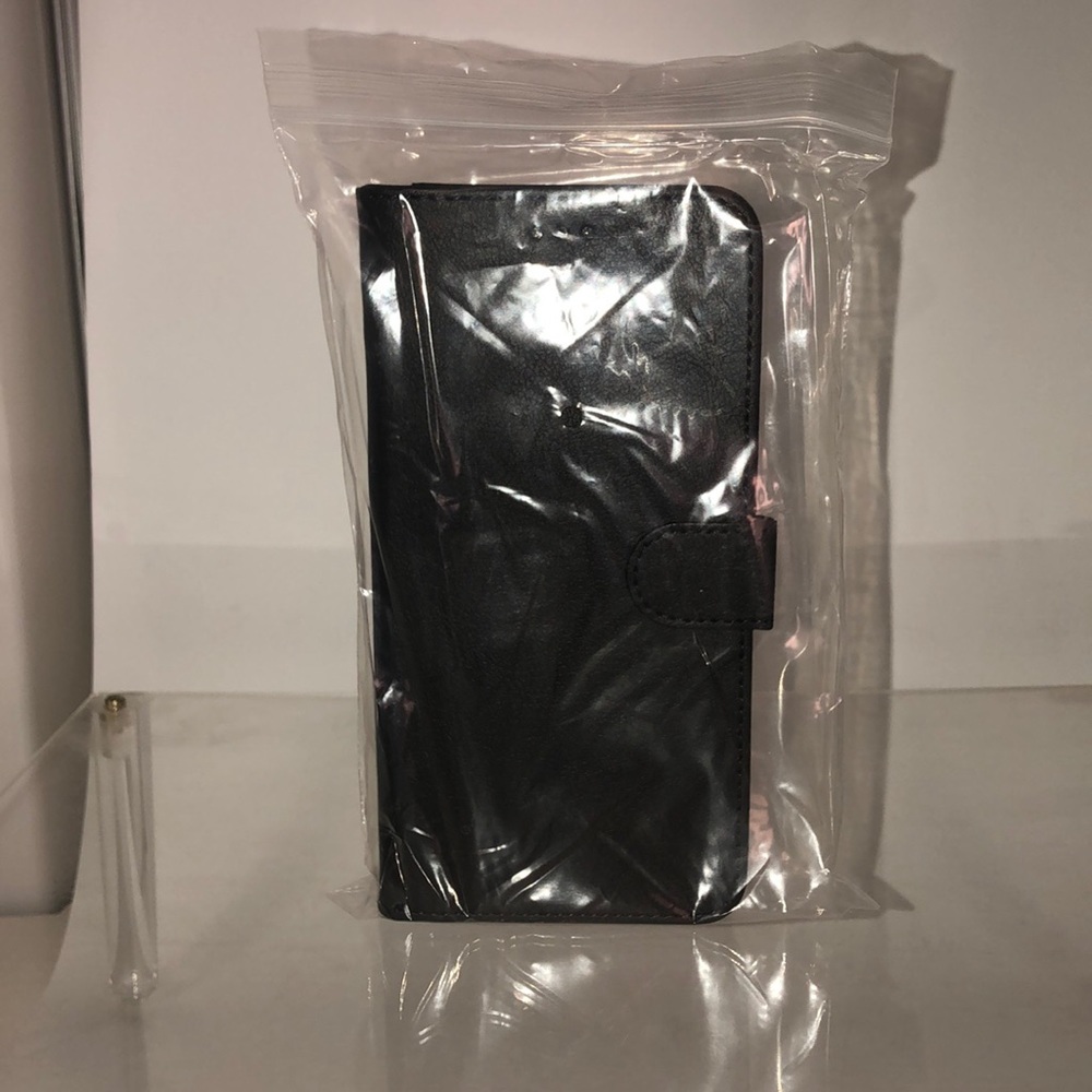 iPhone XR Wallet/Stand Case